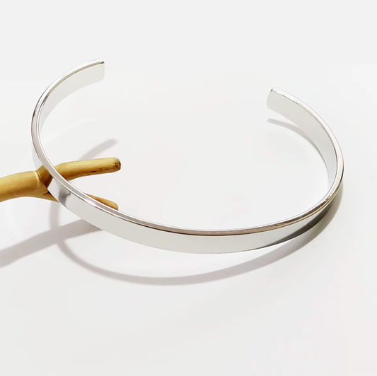 Brazalete Abierto de Acero Inoxidable Plateado – Estilo Vintage